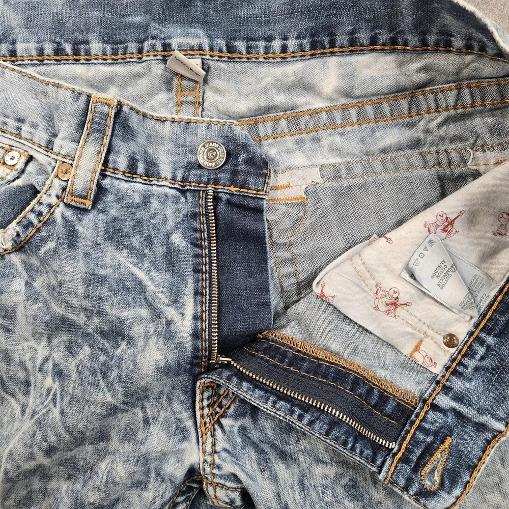 True Religion Jeans Mens 38x33 (tag 40) Blue Acid Wash Straight Denim Distressed